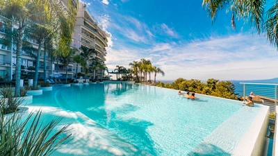 Paramount Bay 805B